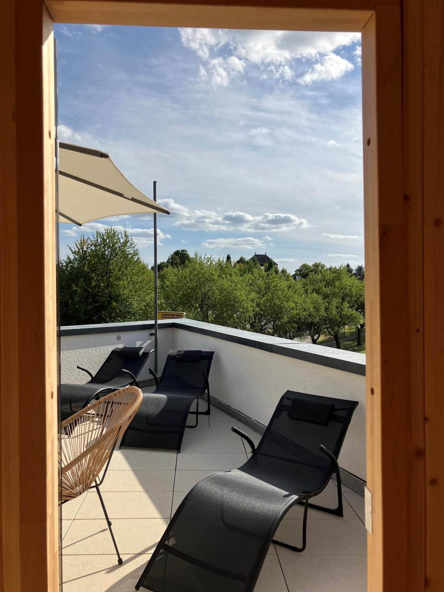 Amelie No 3 Hotel & Appartements Schweigen-Rechtenbach Exteriör bild